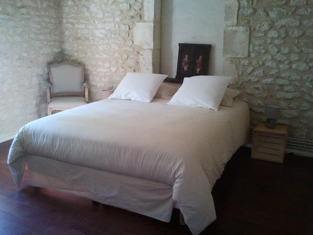 Chambres D'Hotes La Grange Au Bois Champagne-et-Fontaine Phòng bức ảnh