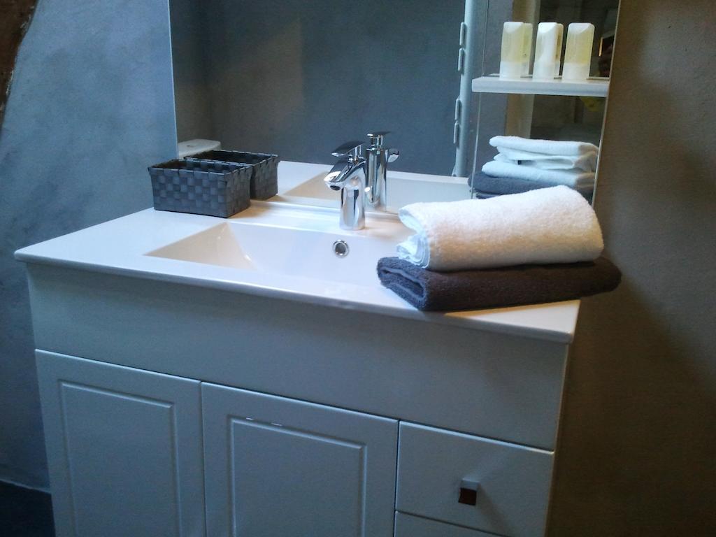 Chambres D'Hotes La Grange Au Bois Champagne-et-Fontaine Phòng bức ảnh