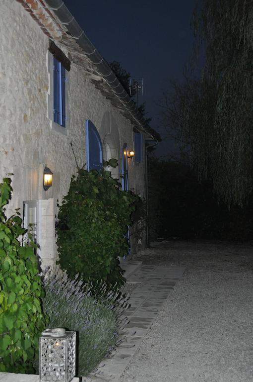 Chambres D'Hotes La Grange Au Bois Champagne-et-Fontaine Ngoại thất bức ảnh